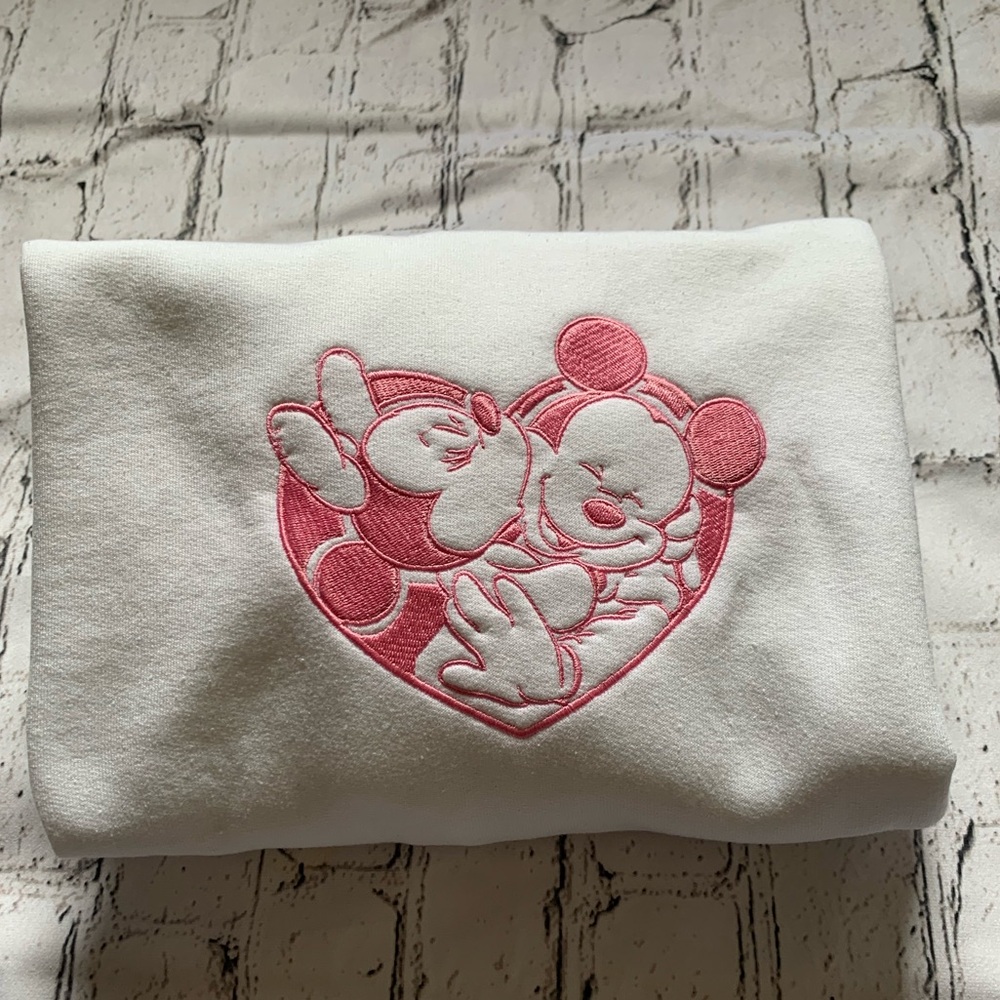 Embroidery Mickey and Minnie Sweater Size Medium - Picture 1 of 3
